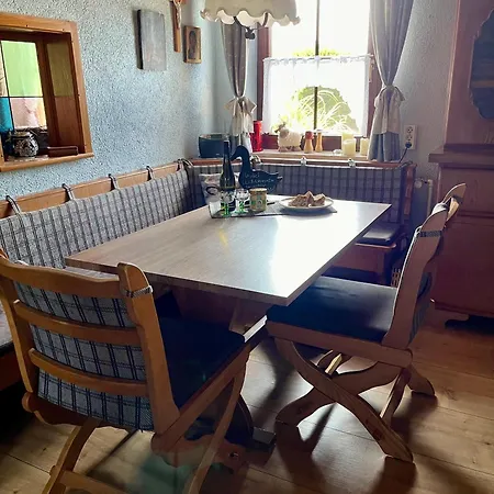 Altes Forsthaus * Gebsattel